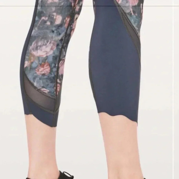 Lululemon Wunder Under Crop II Special Edition Scallop Leggings 23" - Picture 7 of 8